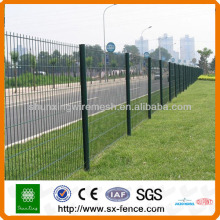 Fabrication de clôtures courbes revêtues de PVC